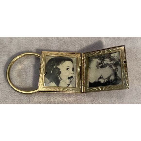 Vintage Speidel Engraved Locket with Pictures 1957 - Picture 2 of 5